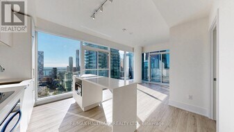 89 Church St in Toronto, ON - Building Photo