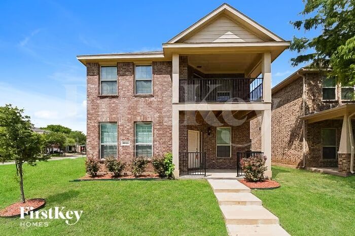 1944 Parkside Mews in Lancaster, TX - Building Photo