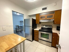 1150 Madruga Ave in Miami, FL - Building Photo - Building Photo