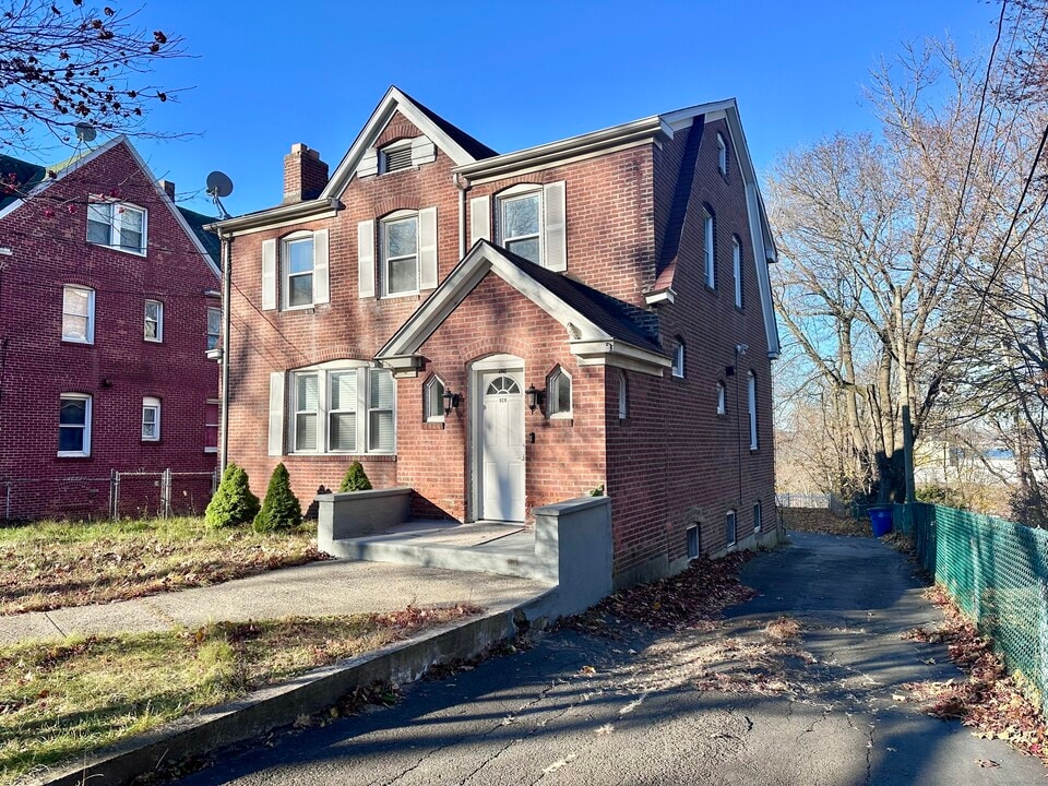928 Townsend Ave in New Haven, CT - Building Photo