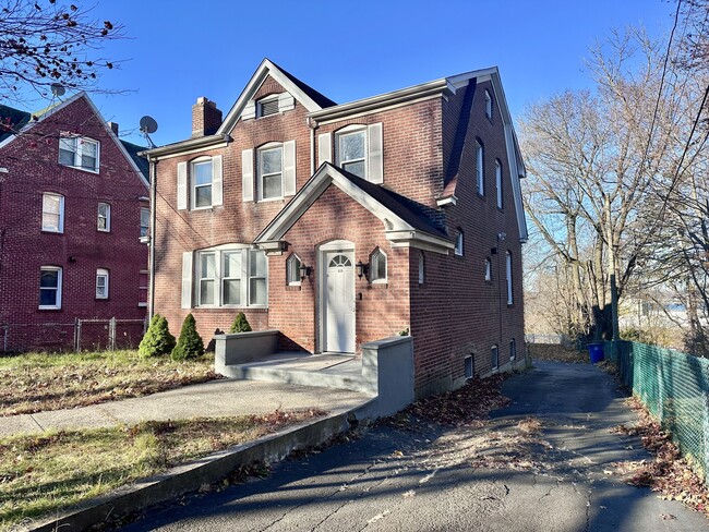 property at 928 Townsend Ave