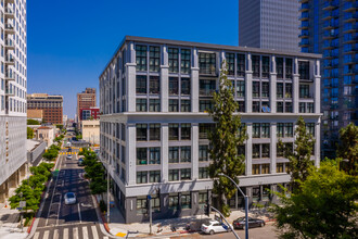 1100 S Grand Ave in Los Angeles, CA - Building Photo - Building Photo