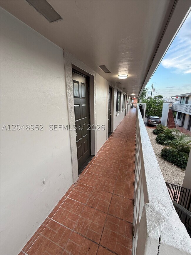 property at 654 W 29th St