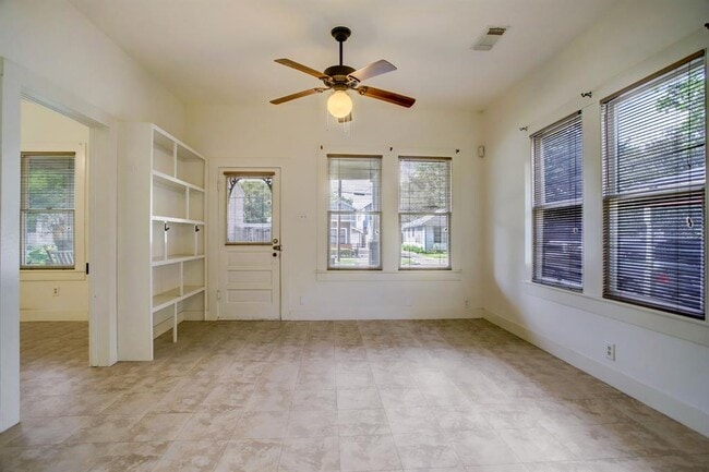 1024 Nadine St photo'