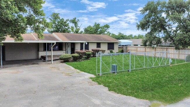 6410 Storey Dr in Humble, TX - Building Photo - Building Photo