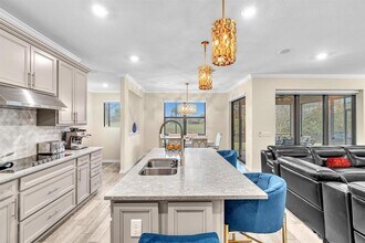 7921 NW 82nd Ct in Tamarac, FL - Foto de edificio - Building Photo