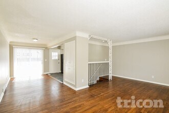 3284 71st St E in Inver Grove Heights, MN - Building Photo - Building Photo