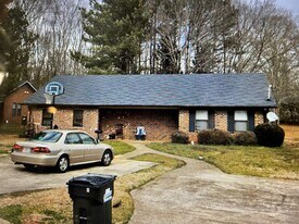 202-204 E Paces Dr in Athens, GA - Building Photo