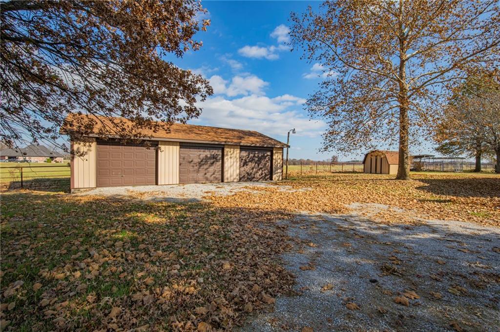 15364 N Hwy 94 in Pea Ridge, AR - Building Photo
