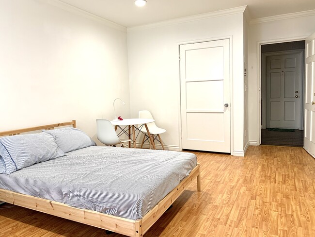property at 301 N Sycamore Ave