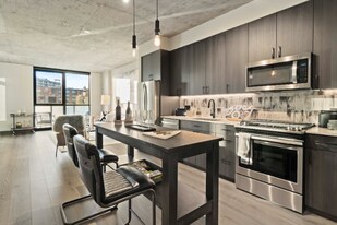 154 N Ada St in Chicago, IL - Building Photo