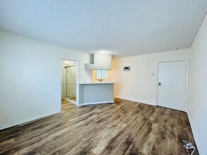 ven108 in Culver City, CA - Building Photo - Building Photo