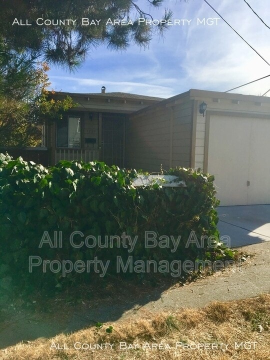 1228 S 56th St in Richmond, CA - Building Photo