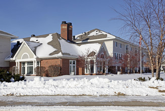 Oak Meadows in Oakdale, MN - Building Photo - Building Photo