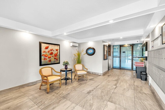 6200 NW 44th St in Lauderhill, FL - Foto de edificio - Building Photo