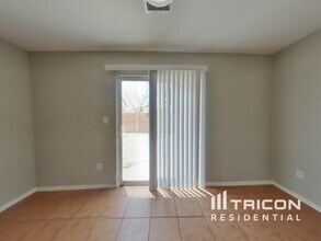 1044 Waterfall Dr in Rio Rancho, NM - Building Photo - Building Photo
