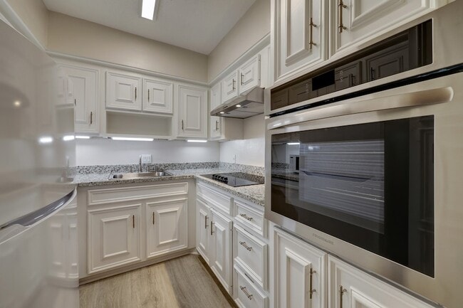 2601 Bellefontaine, Unit A203 in Houston, TX - Foto de edificio - Building Photo