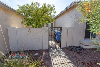 4725 E Brown Rd in Mesa, AZ - Building Photo - Building Photo
