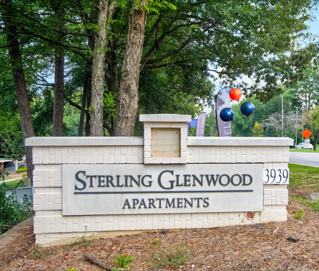 Sterling Glenwood Apartments in Raleigh, NC - Foto de edificio - Building Photo