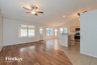 10060 E Falcon Point Dr in Tucson, AZ - Building Photo - Building Photo