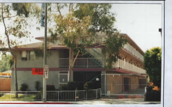 803 Centinela Ave in Inglewood, CA - Foto de edificio - Building Photo