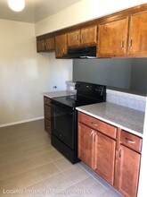 1001 Nimrod Ct in Bakersfield, CA - Building Photo - Building Photo