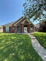 5606 Allen Ln in Rowlett, TX - Building Photo