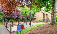 Haven Lake Oswego in Lake Oswego, OR - Foto de edificio - Building Photo