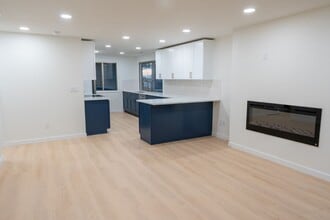 4015 SW Thistle St in Seattle, WA - Foto de edificio - Building Photo