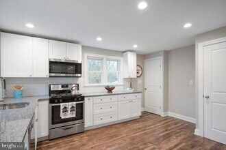 14 Sewell St in Glassboro, NJ - Building Photo - Building Photo