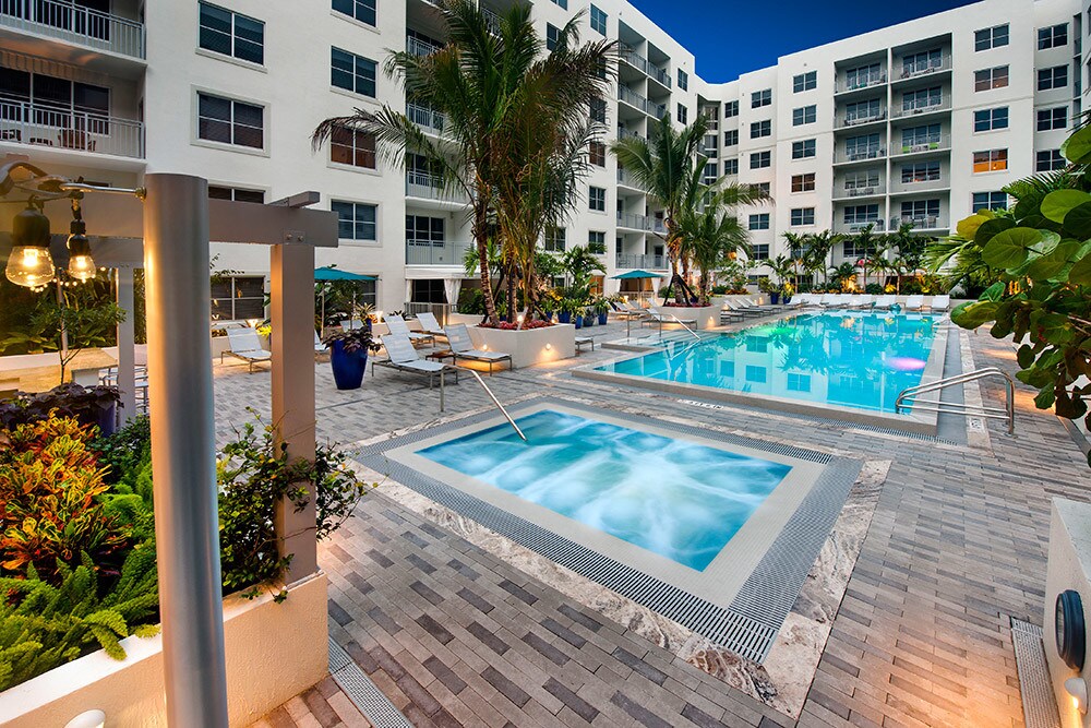 Berkshire Lauderdale By The Sea in Fort Lauderdale, FL - Building Photo