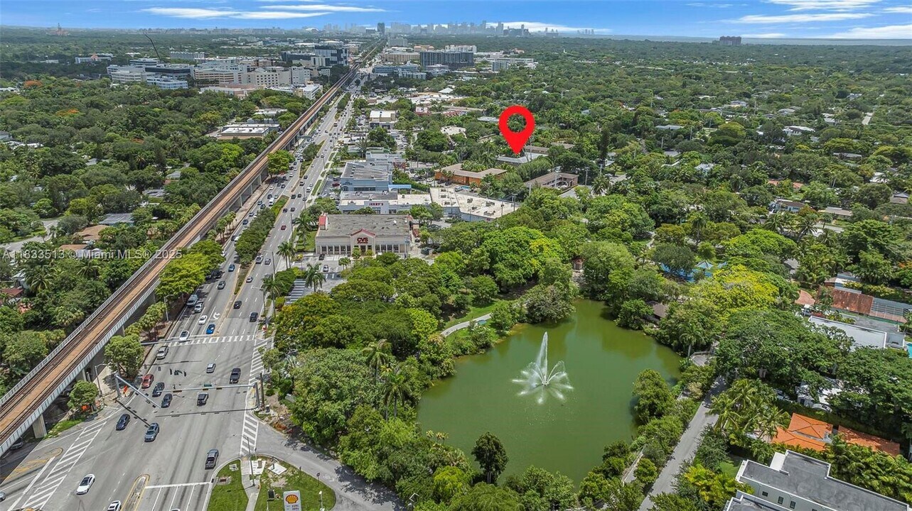 6330 SW 79th St in South Miami, FL - Building Photo