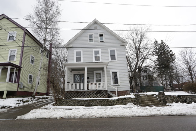 20 Jewett St in Laconia, NH - Building Photo - Building Photo