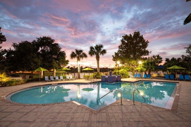 Aluna Largo in Clearwater, FL - Foto de edificio - Building Photo