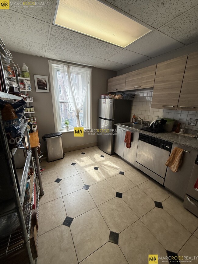 1710 Commonwealth Ave, Unit 1 in Boston, MA - Building Photo - Building Photo
