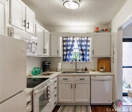1688 Prince Ave in Athens, GA - Building Photo - Building Photo