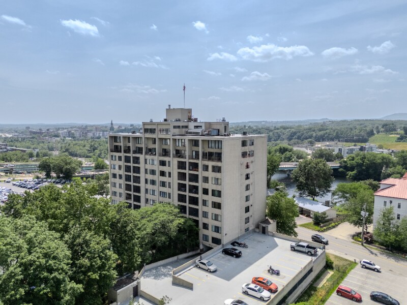 55 River Rd in Manchester, NH - Building Photo
