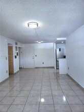 666 W 81st St in Hialeah, FL - Building Photo - Building Photo