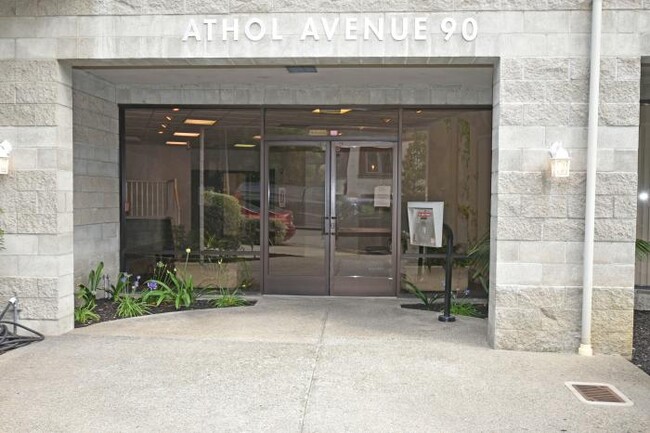 90 Athol Ave-Unit -2B in Oakland, CA - Building Photo - Building Photo