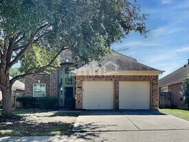 2718 Lakecrest Way Dr in Katy, TX - Building Photo