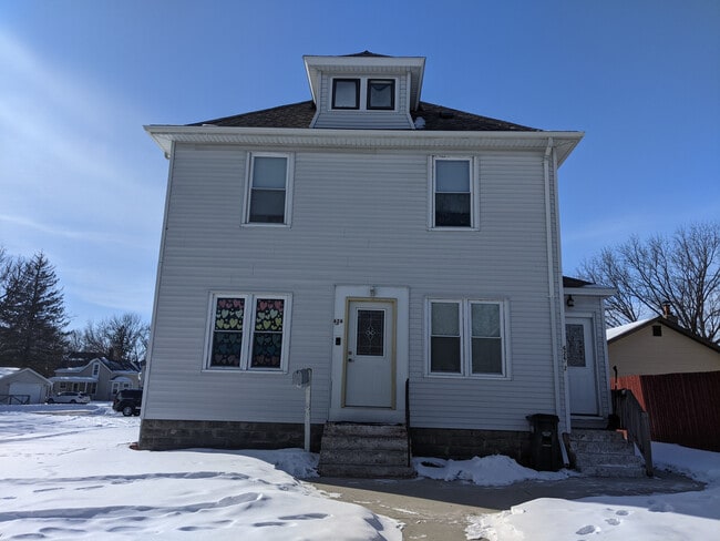 property at 626 4th St SE