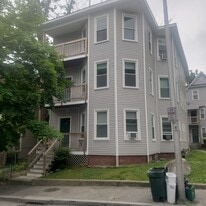 32 John St, Unit 3 in Worcester, MA - Building Photo