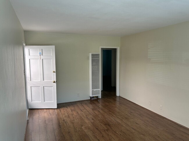 4115 E Ocean Blvd, Unit 1 in Long Beach, CA - Foto de edificio - Building Photo