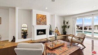 4624 Conchita Way in Los Angeles, CA - Building Photo