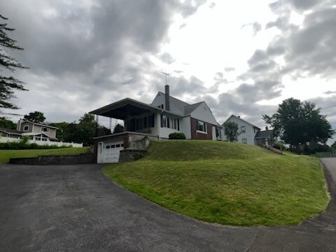 42 Elderkin Ave in Camillus, NY - Building Photo - Building Photo