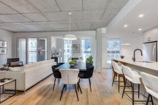 Laurence Condo Rentals in Montréal, QC - Building Photo