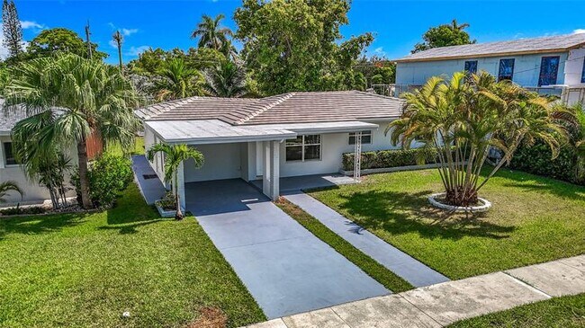 property at 825 NE 4th St