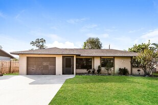 7286 Jonas Rd in Ft. Myers, FL - Building Photo