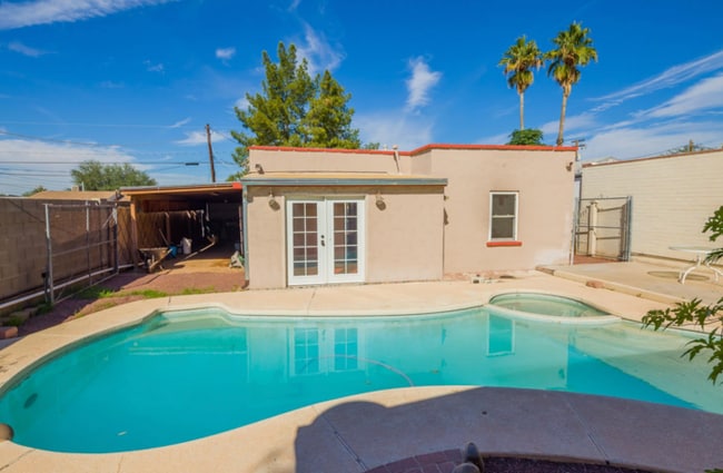 530 E Blacklidge Dr in Tucson, AZ - Building Photo - Building Photo