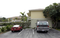 242-248 NE 12th St in Delray Beach, FL - Building Photo - Building Photo